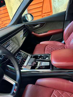 AUDI SQ8 image 6