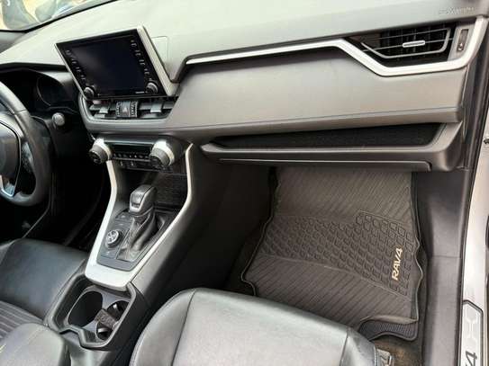 Toyota Rav4 2021 image 8
