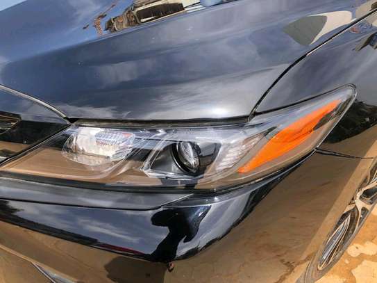 Toyota camry 2019 image 9