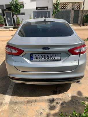 Ford Fusion image 4