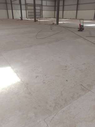 HANGAR A LOUER 2500M2 SEBIKOTANE image 2