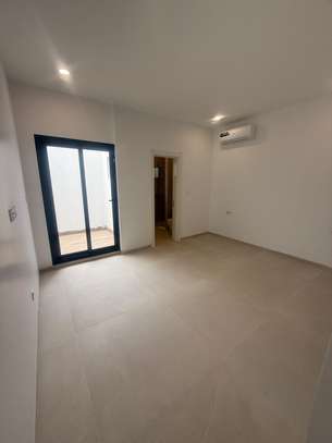 Appartement f4 neuf à louer au point e image 3