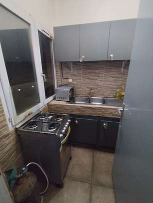 Studio T2 meublé à louer à Khar Yalla Grand Yoff image 6