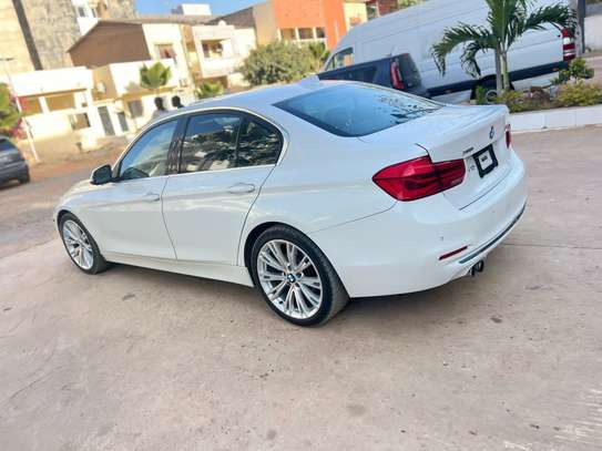 BMW 328i XDrive 2016 image 12