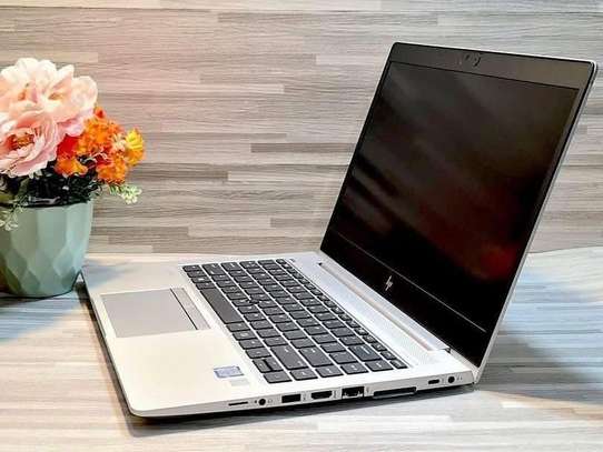 HP ordinateur portable argent compact et performant image 3