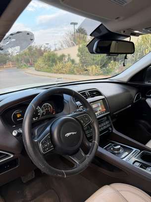 Jaguar F-Pace 2018 image 15