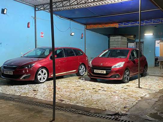 PEUGEOT 208 GTLINE image 8