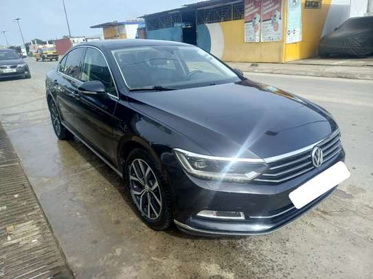 Volkswagen Passat Berline Noir confort et performance image 2