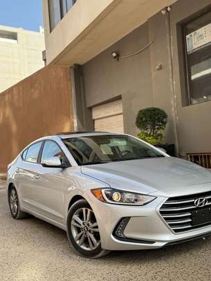 Hyundai Elantra image 2