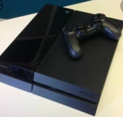 PlayStation 4 plus fifa24 image 3