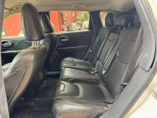 JEEP CHEROKEE image 6