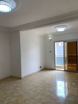 Un bel immeuble neuf à vendre à Mermoz Batrain image 2