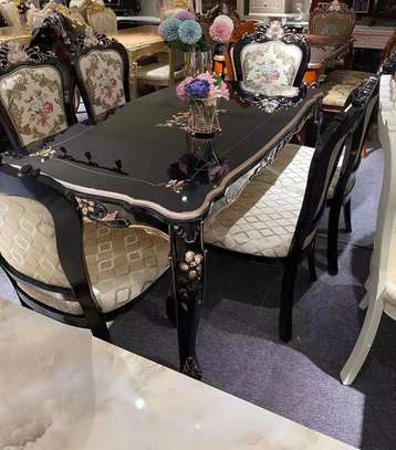 TABLE À MANGER VIP AVEC 6CHAISES image 1