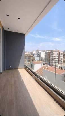 F4 haut standing – 170 m² – Résidence premium aux Almadies image 6