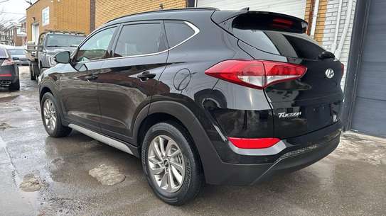 Hyundai Tucson image 3