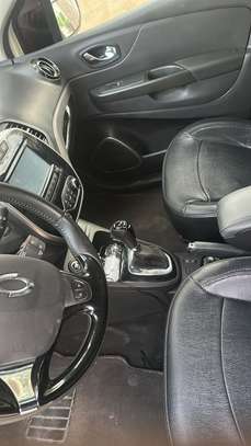 Renault Captur SUV compact beige noir image 2
