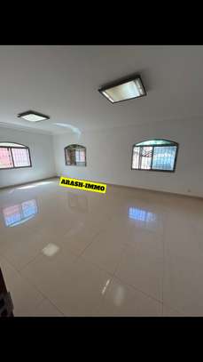 appartement 3 chambres aux almadies image 11