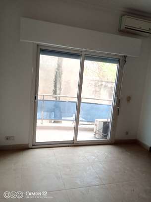 Joli appartement F4 a Fann Résidence image 5