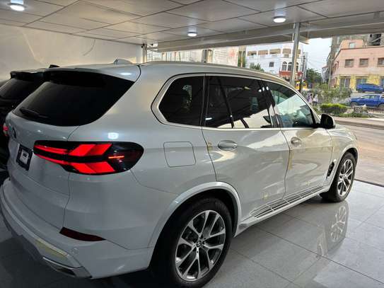BMW X5 2024 image 2