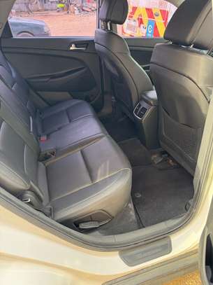 Hyundai Tucson image 3