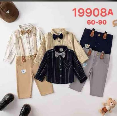 Ensemble garçon beige chemise carreaux bretelles nœud image 1