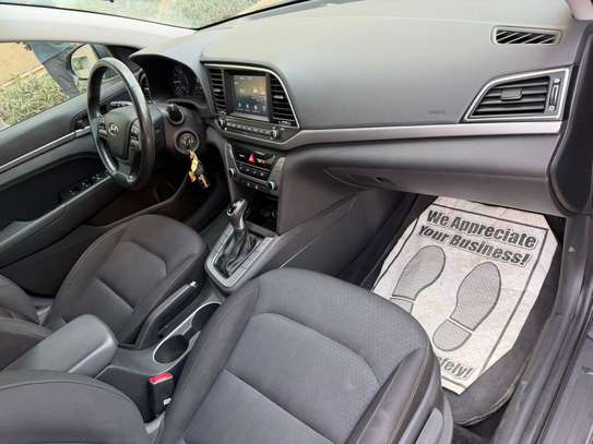 Hyundai Elantra 2017 image 5