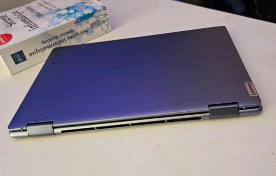 Lenovo Yoga 7i image 4