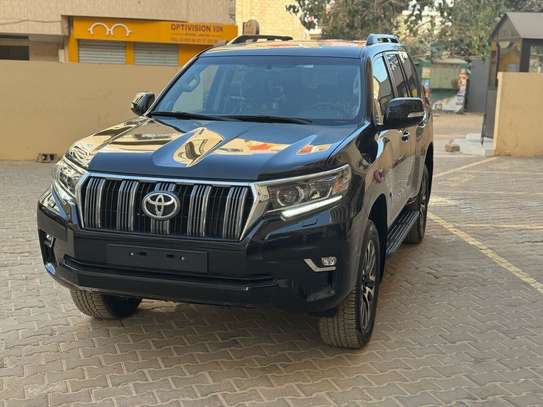 Toyota Land cruiser prado image 2