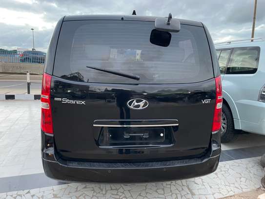 Hyundai starex 12 places image 2