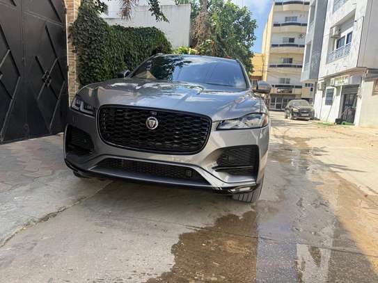 Jaguar F-Pace 2021 Gris Métallisé SUV Puissant image 3