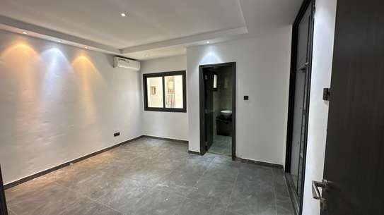 Duplex 4 chambres salon neuf aux Almadies route King Fahd image 6