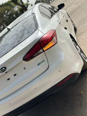 KIA K3 image 1