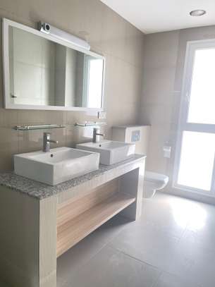 Appartement lumineux avec balcon et climatisation intégrée image 4