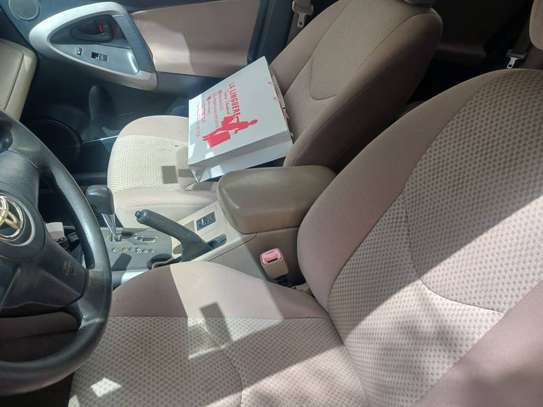 Toyota  rave 4 image 3