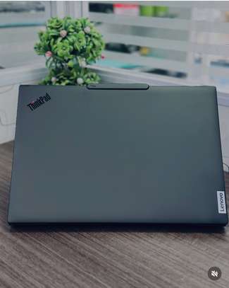 Lenevo Think Pad T14 Ultra 5 14 Pouces Écran tactile image 3