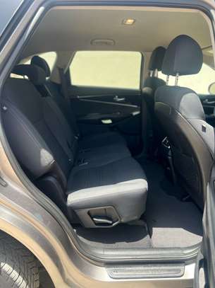 Kia Sorento image 3