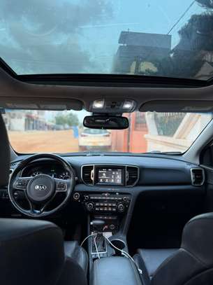 Kia Sportage automatic image 6