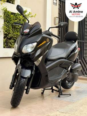 Yamaha Xmax New model (Phase 2) image 1