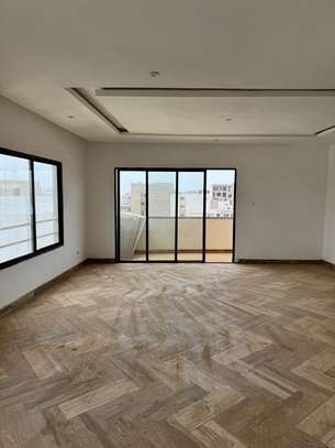 Appartement F4 a NGOR ALMADIES image 1