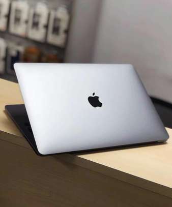 Apple MacBook Pro 13 Touch Bar 2020 i5 512GB 16GB image 2