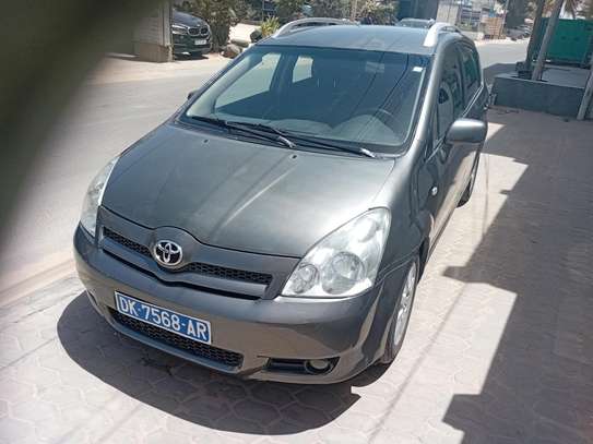 Toyota 7 places diesel image 3