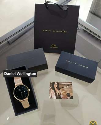 Montre Daniel Wellington – Avec Boîte & Sac Officiel image 2