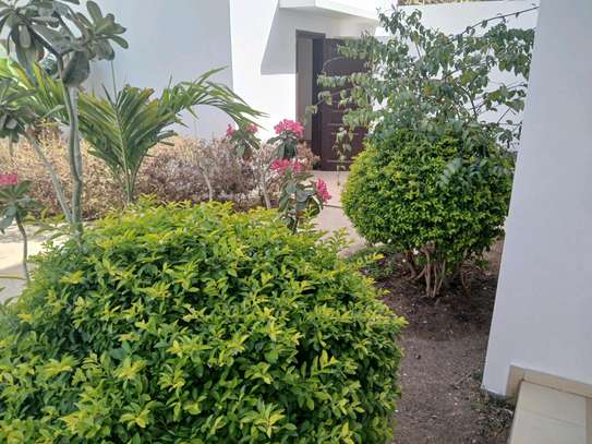 une villa à mermoz image 2