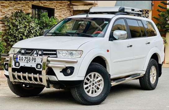 Mitsubishi pajero 2016 image 1