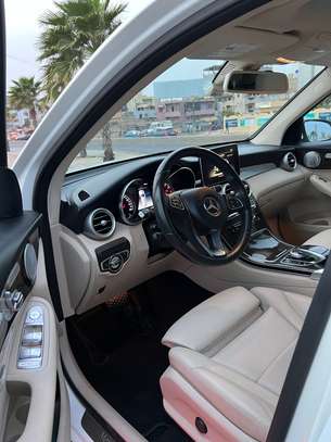 MERCEDES GLC 300 2018 image 9