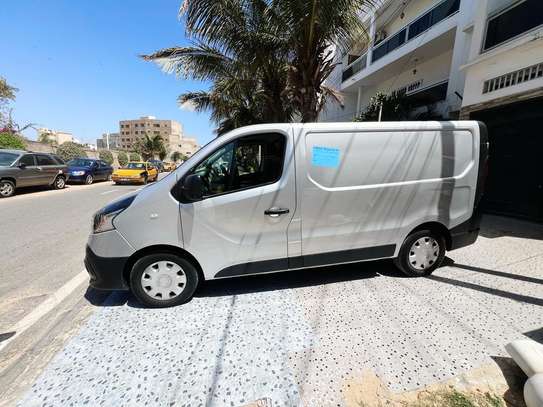 Renault trafic image 3