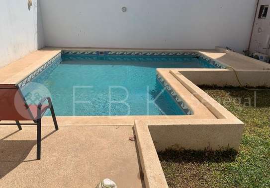 Superbe Villa R+1 avec Piscine et Jardin aux Almadies image 13