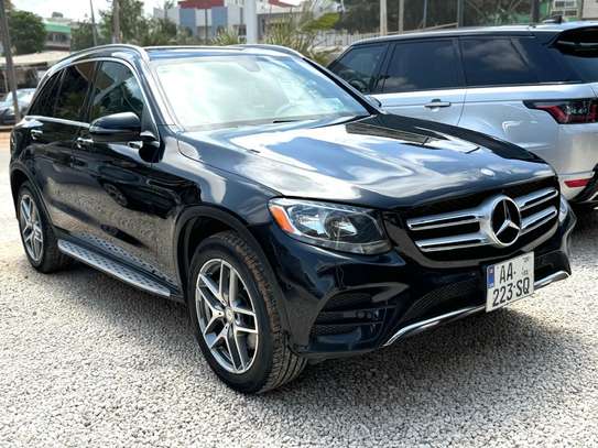 Mercedes-Benz GLC300 image 1