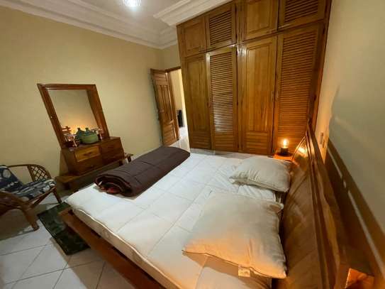 À VENDRE – Belle Villa Meublée avec Piscine à Saly Carrefour image 7