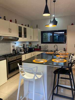 Grande villa aux Almadies proche corniche image 3